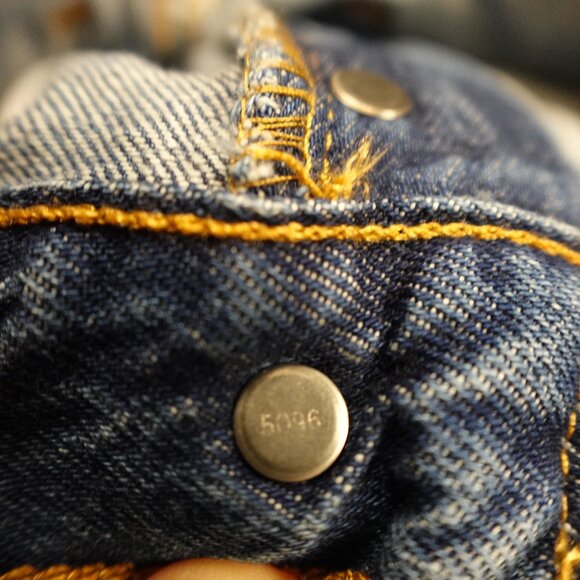 Levi’s 501 Original Cutoff Denim Shorts Women’s 28 Blue Distressed Vintage Style - Picture 10 of 12